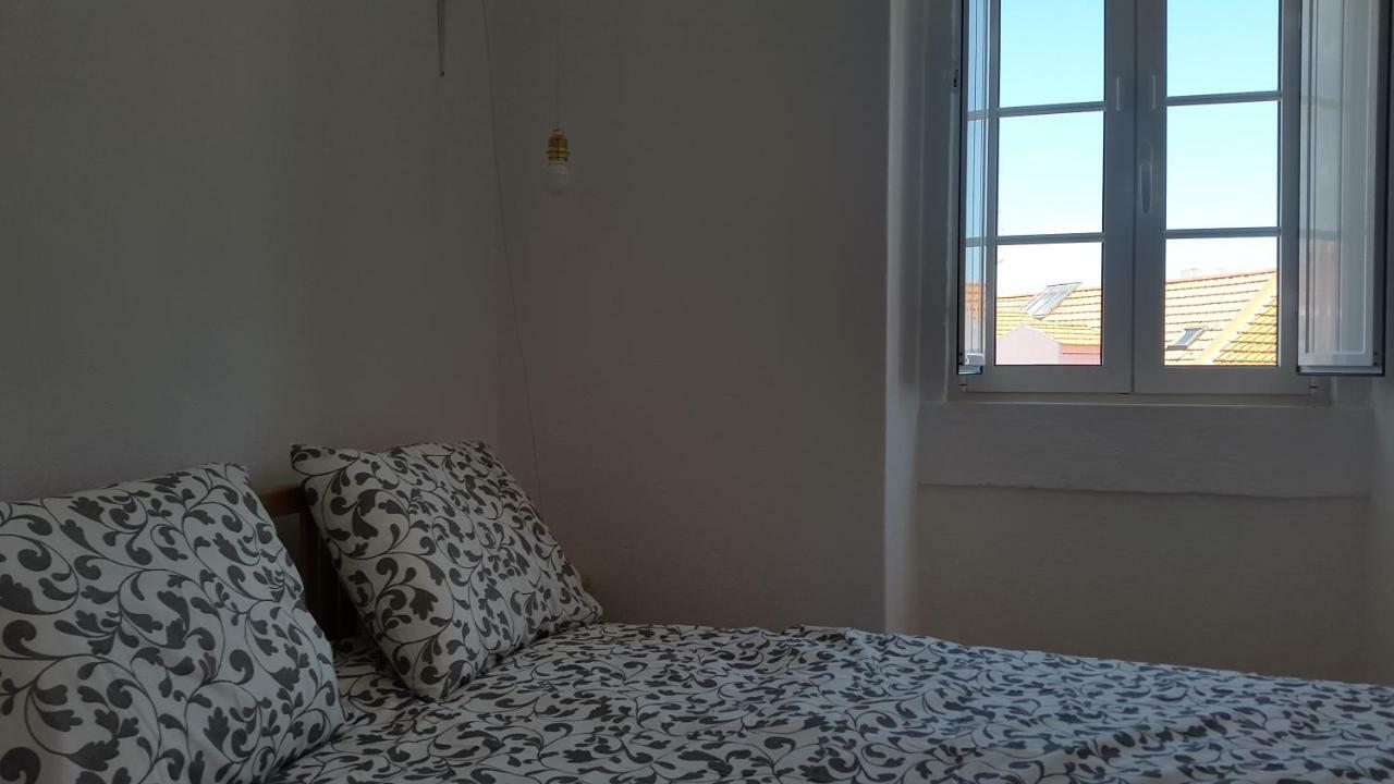 Apartamentos Tejo A Vista Lisbon Bagian luar foto